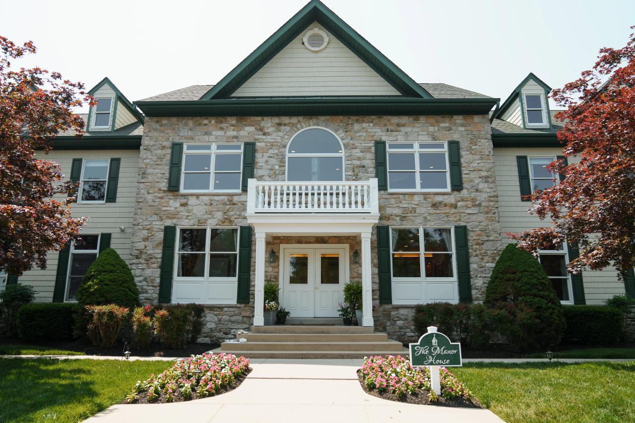 The Manor House exterior before a Baltimore wedding